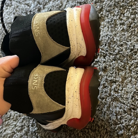 Snkr protect size 12 - Picture 4 of 7